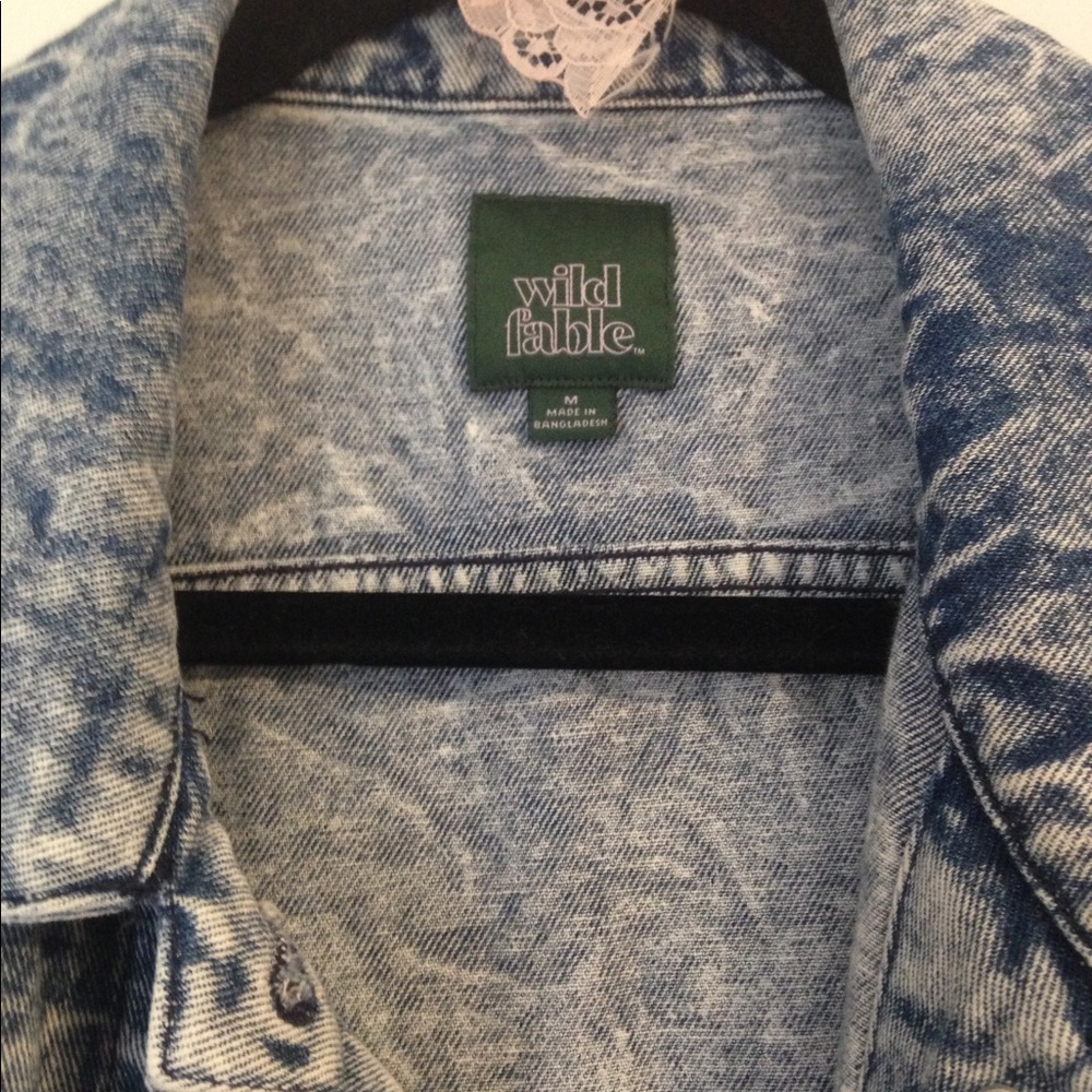 Wild Fable 80’s Style Oversized Acid Wash Denim Jacket w/ Front Pockets - Picture 2 of 12